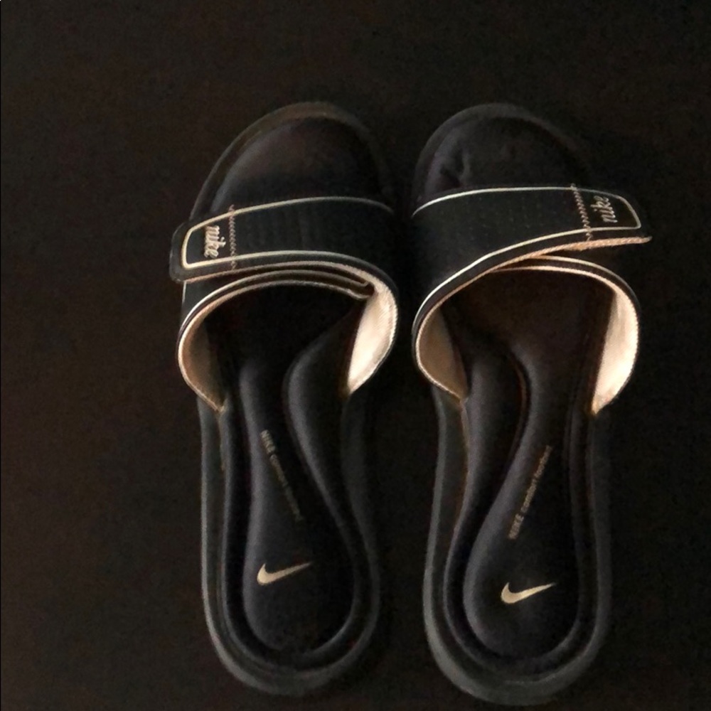 Women’s Nike sandals